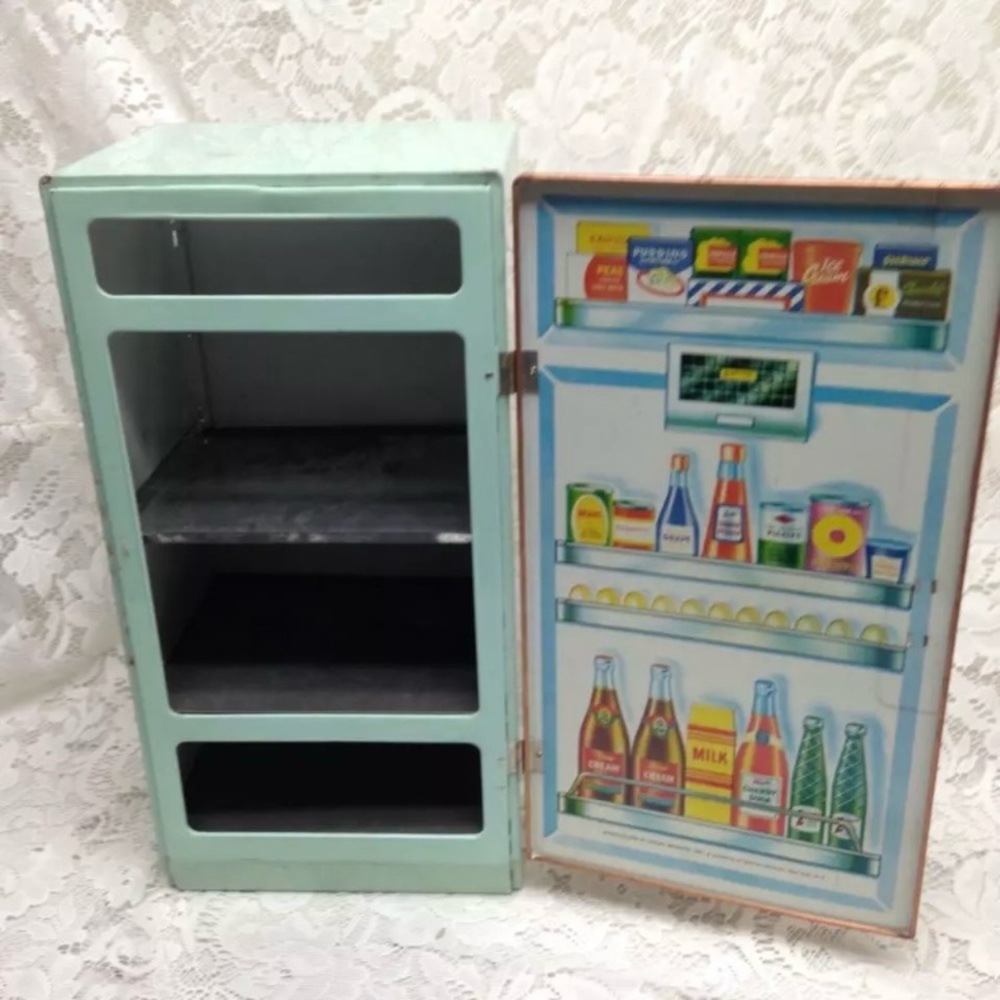 Vintage Nasau Tin Childs Toy Refrigerator 15in x 7.5in x 6.5in(J0821) This is a